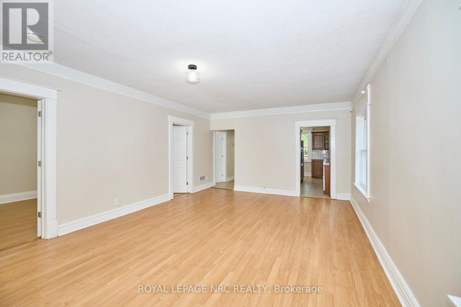 4592 Sixth Avenue, Niagara Falls, Ontario  L2E 4T3 - Photo 10 - X13606002