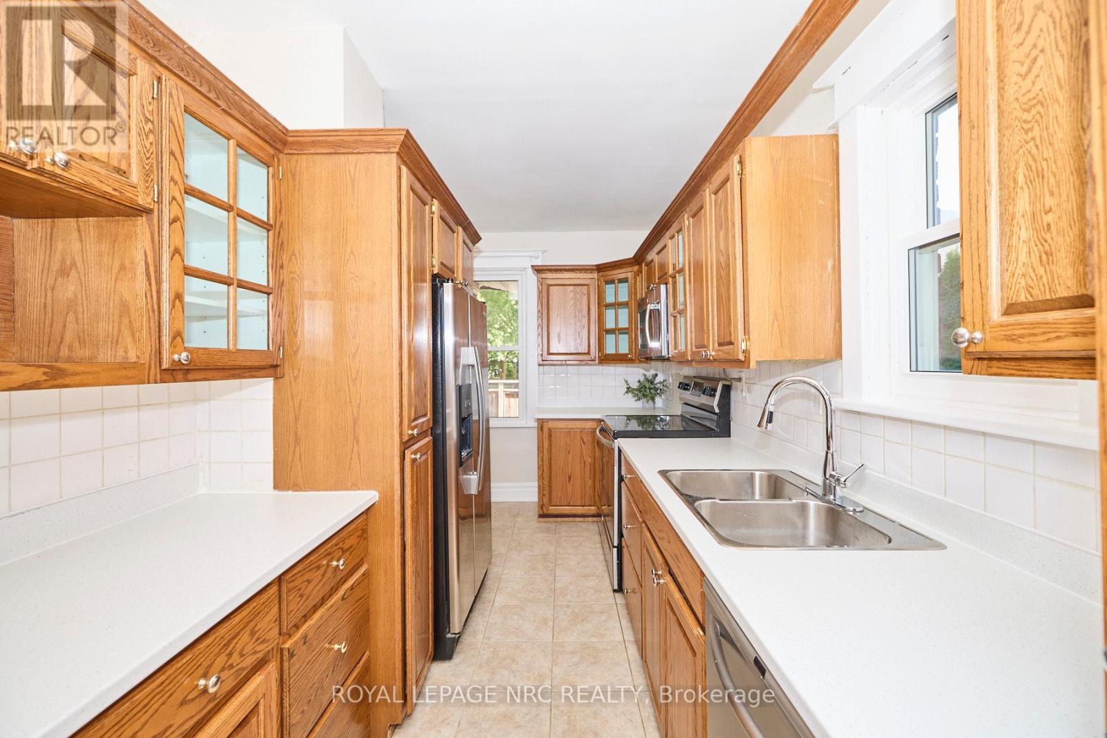 4592 Sixth Avenue, Niagara Falls, Ontario  L2E 4T3 - Photo 11 - X13606002