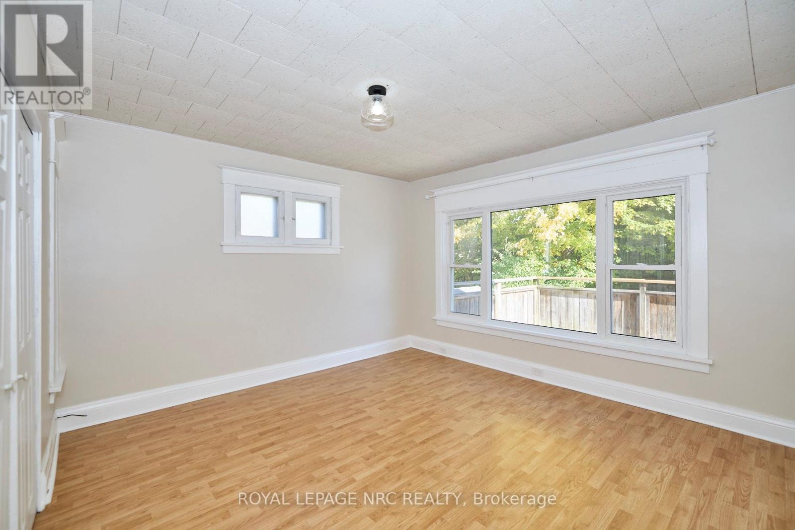 4592 Sixth Avenue, Niagara Falls, Ontario  L2E 4T3 - Photo 14 - X13606002