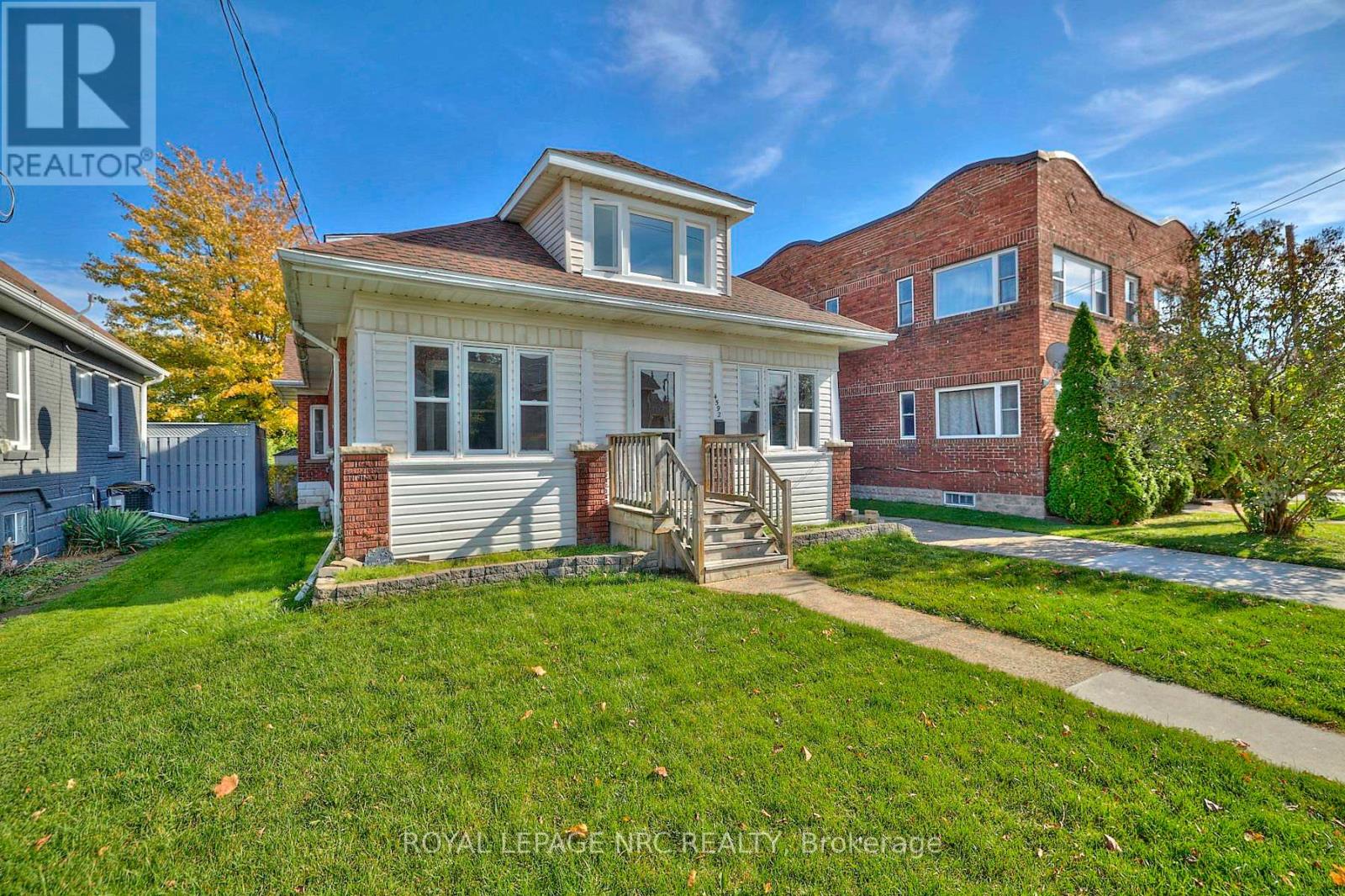 4592 Sixth Avenue, Niagara Falls, Ontario  L2E 4T3 - Photo 2 - X13606002