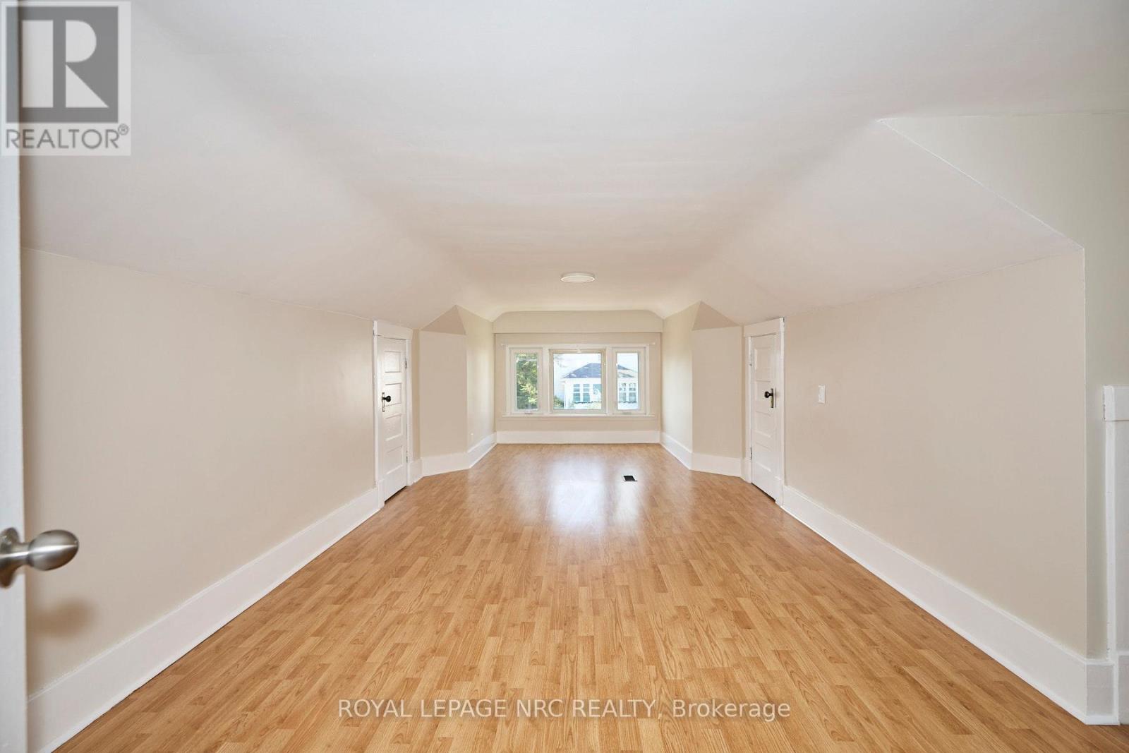 4592 Sixth Avenue, Niagara Falls, Ontario  L2E 4T3 - Photo 21 - X13606002
