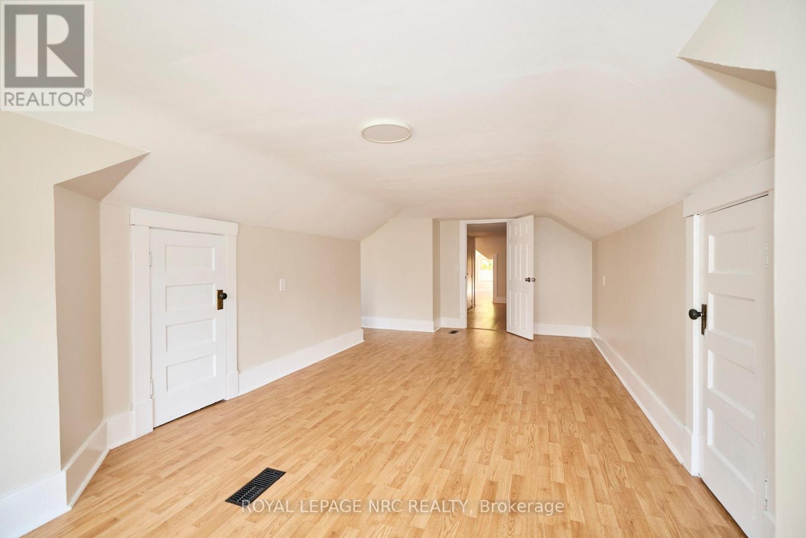 4592 Sixth Avenue, Niagara Falls, Ontario  L2E 4T3 - Photo 22 - X13606002