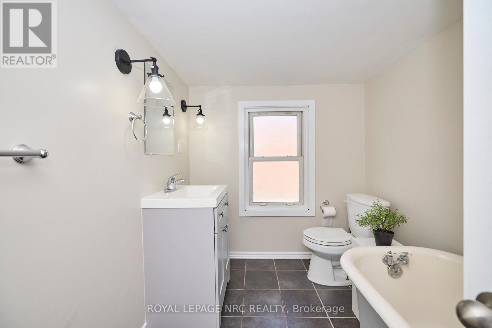 4592 Sixth Avenue, Niagara Falls, Ontario  L2E 4T3 - Photo 25 - X13606002