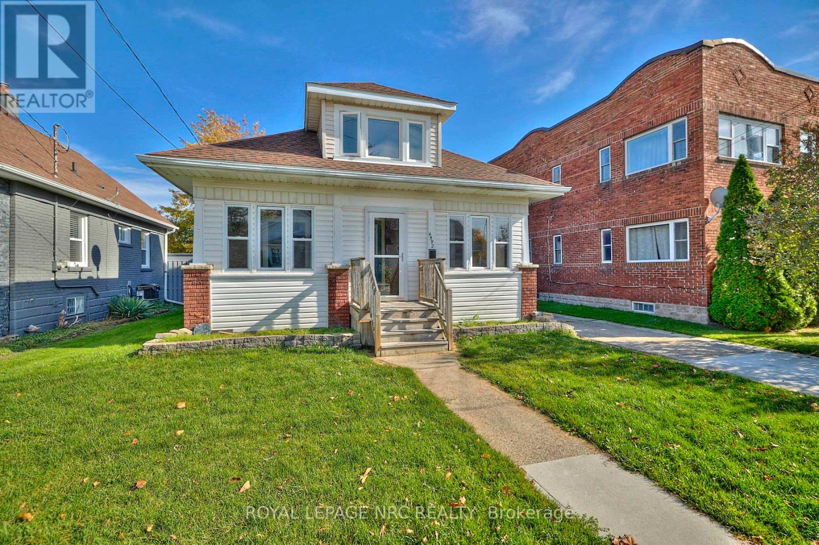 4592 Sixth Avenue, Niagara Falls, Ontario  L2E 4T3 - Photo 3 - X13606002