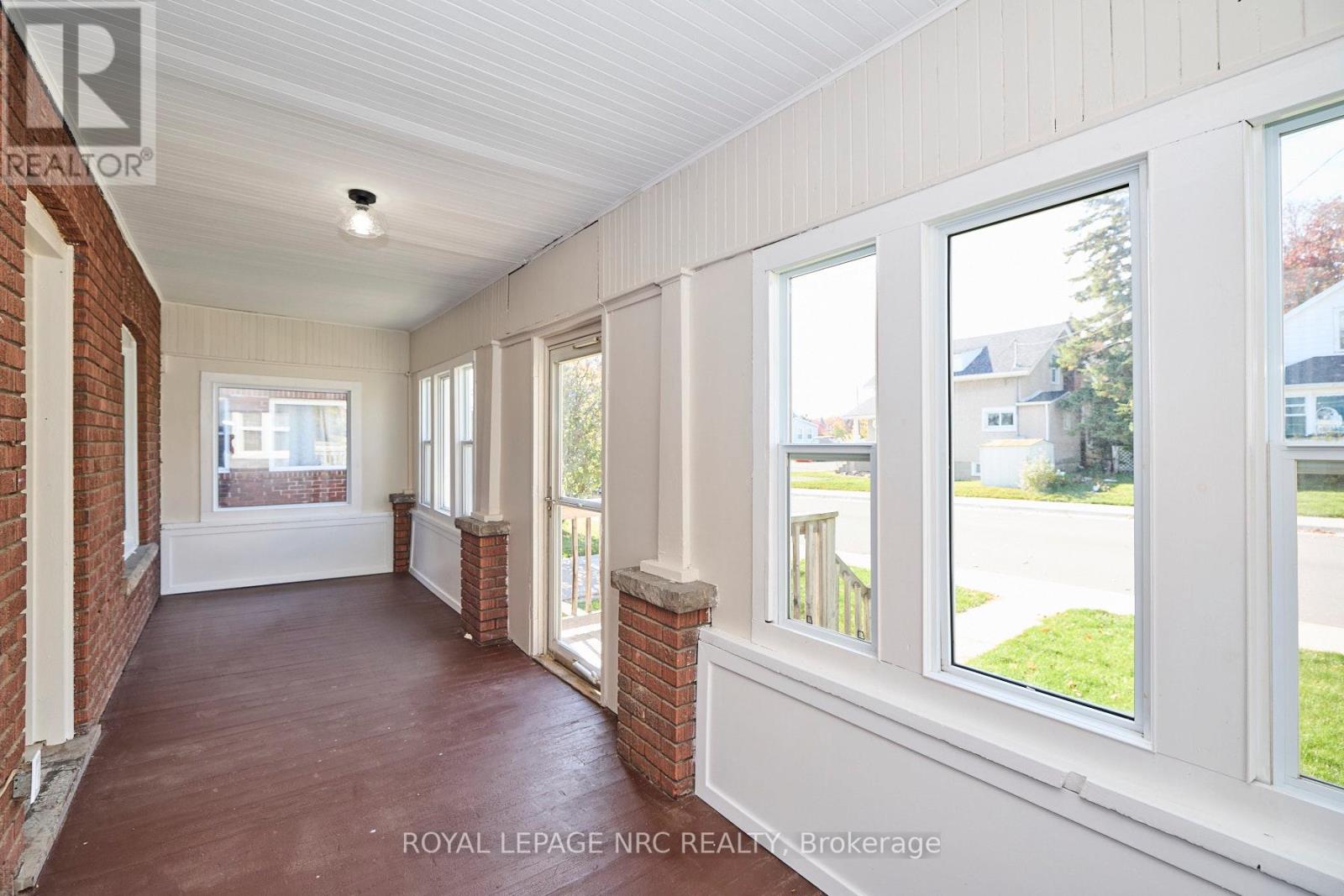 4592 Sixth Avenue, Niagara Falls, Ontario  L2E 4T3 - Photo 4 - X13606002