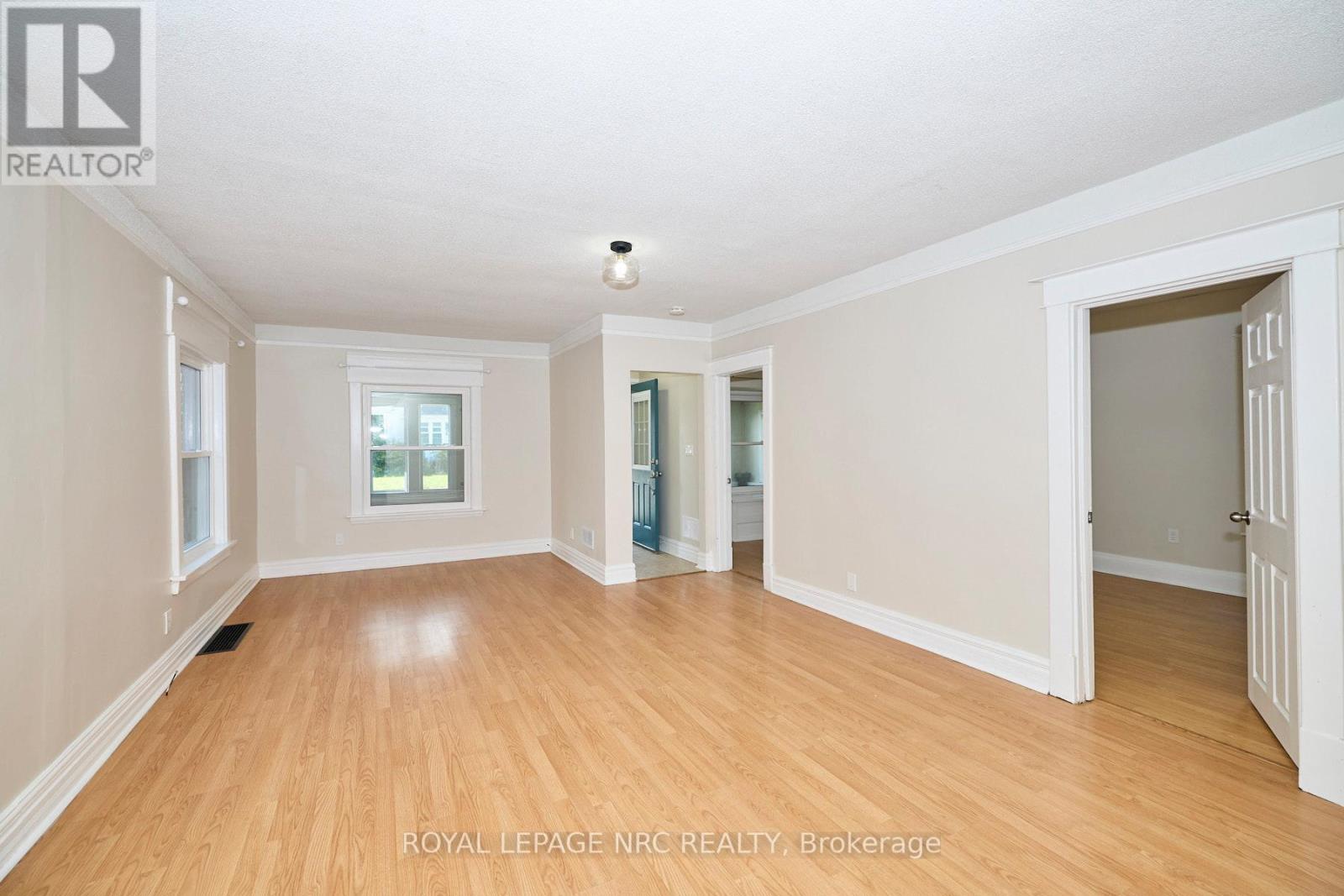 4592 Sixth Avenue, Niagara Falls, Ontario  L2E 4T3 - Photo 9 - X13606002