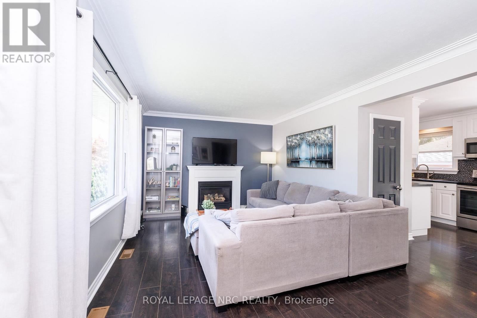 3676 Dorchester Road, Niagara Falls, Ontario  L2J 3A5 - Photo 10 - X13606006