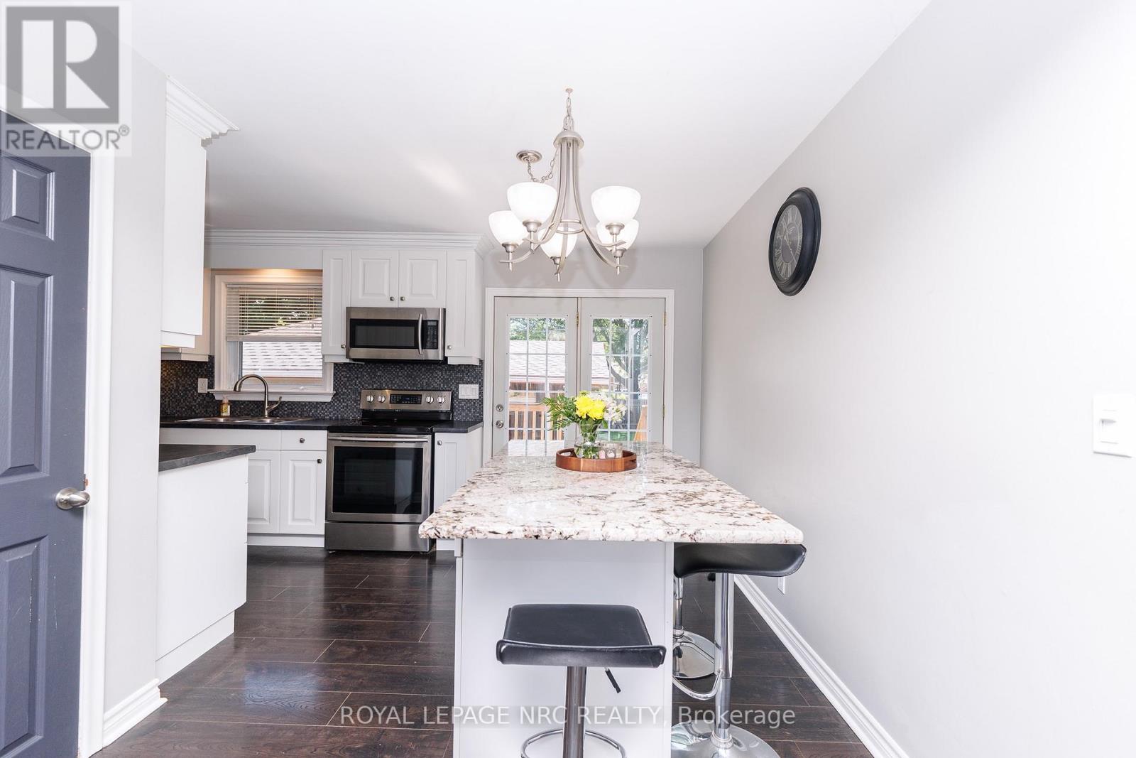3676 Dorchester Road, Niagara Falls, Ontario  L2J 3A5 - Photo 14 - X13606006