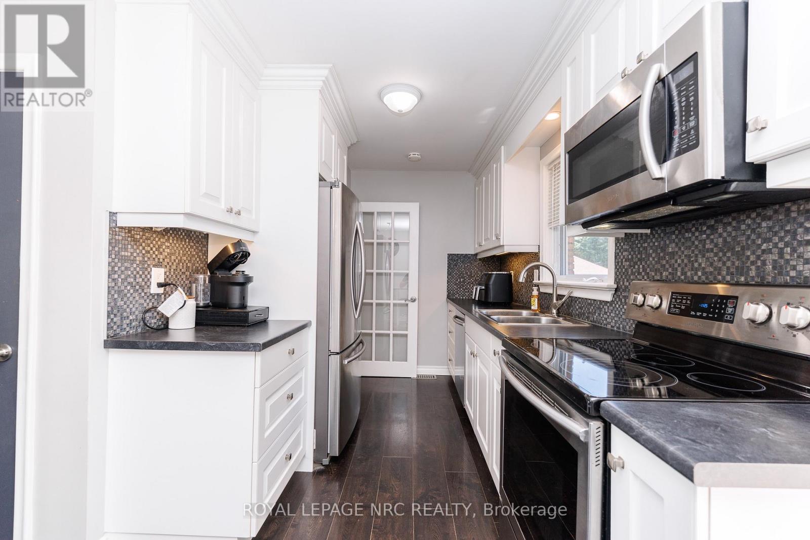 3676 Dorchester Road, Niagara Falls, Ontario  L2J 3A5 - Photo 17 - X13606006