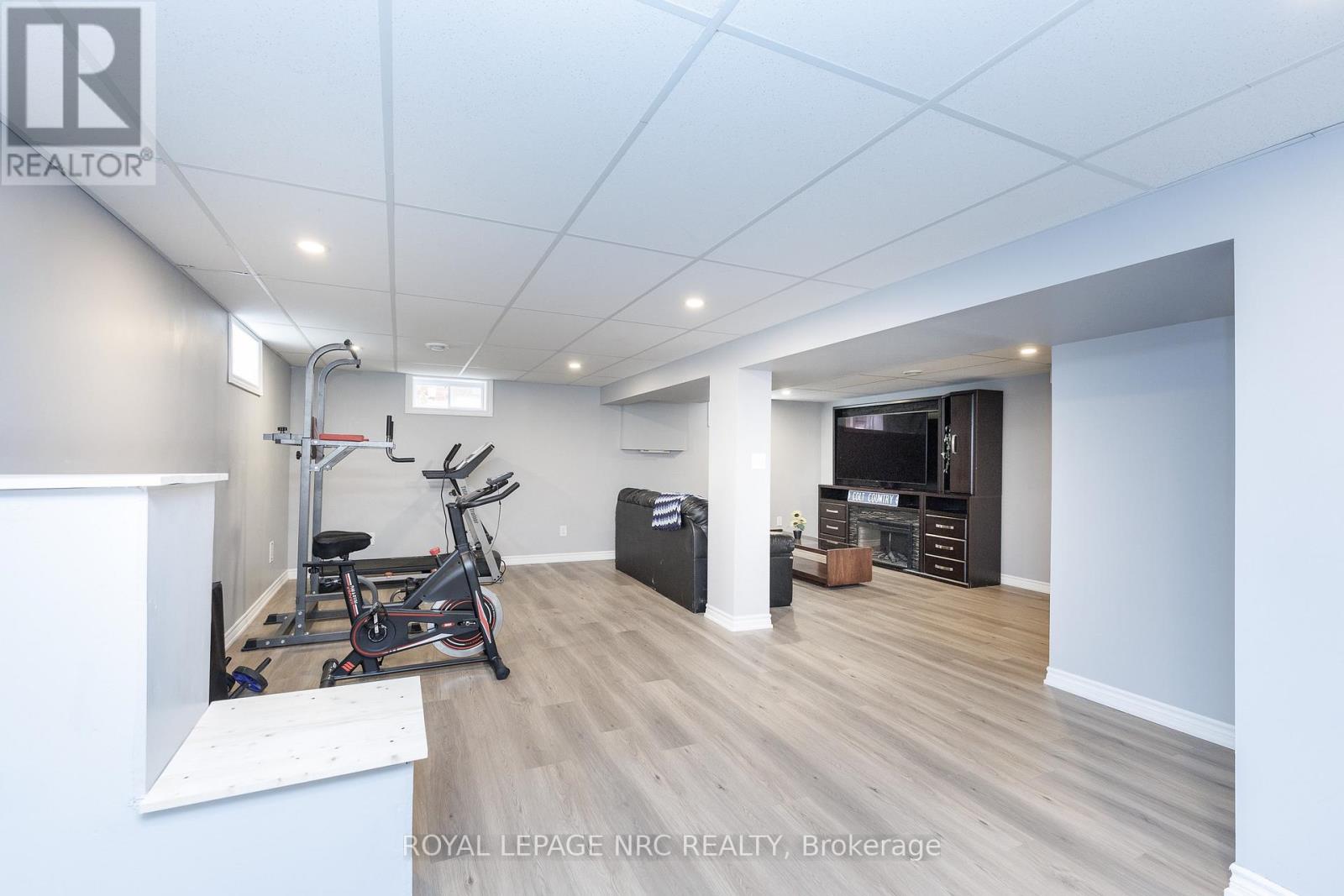 3676 Dorchester Road, Niagara Falls, Ontario  L2J 3A5 - Photo 28 - X13606006