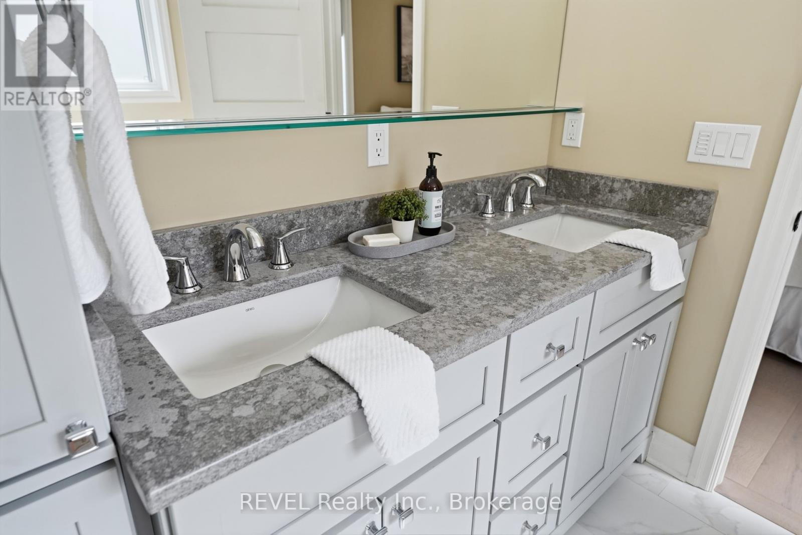 681 Warner Road, Niagara-On-The-Lake, Ontario  L0S 1J0 - Photo 18 - X13606016