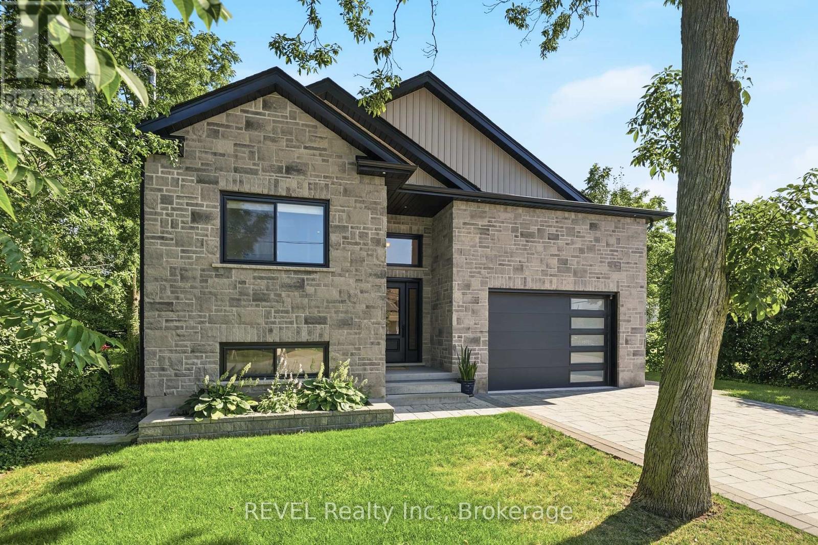 681 Warner Road, Niagara-On-The-Lake, Ontario  L0S 1J0 - Photo 2 - X13606016