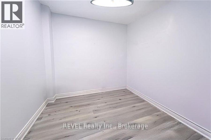 12 East Main Street, Welland, Ontario  L3B 3W3 - Photo 8 - X13606028