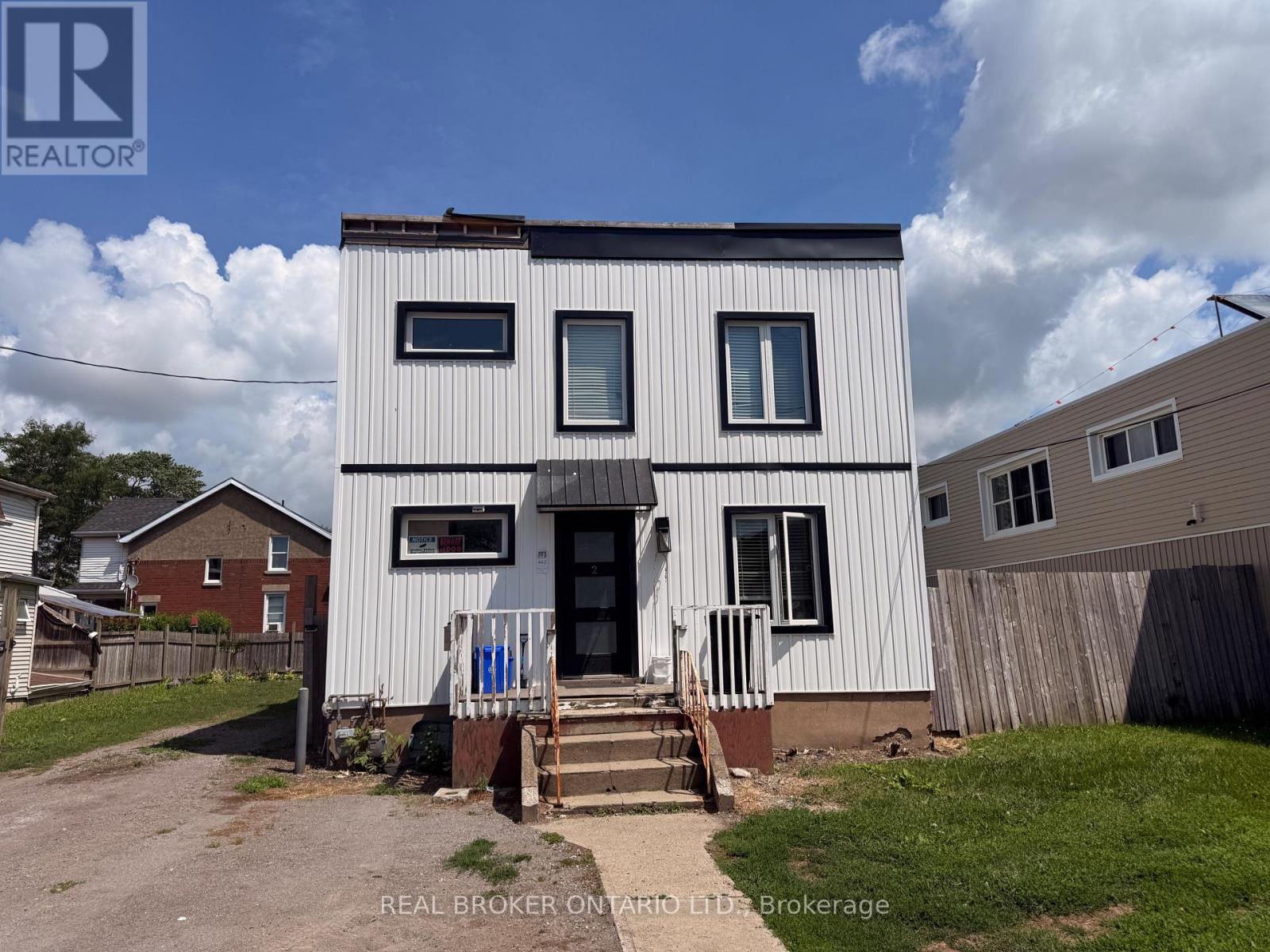 462 East Main Street, Welland, Ontario  L3B 3X6 - Photo 2 - X13606126