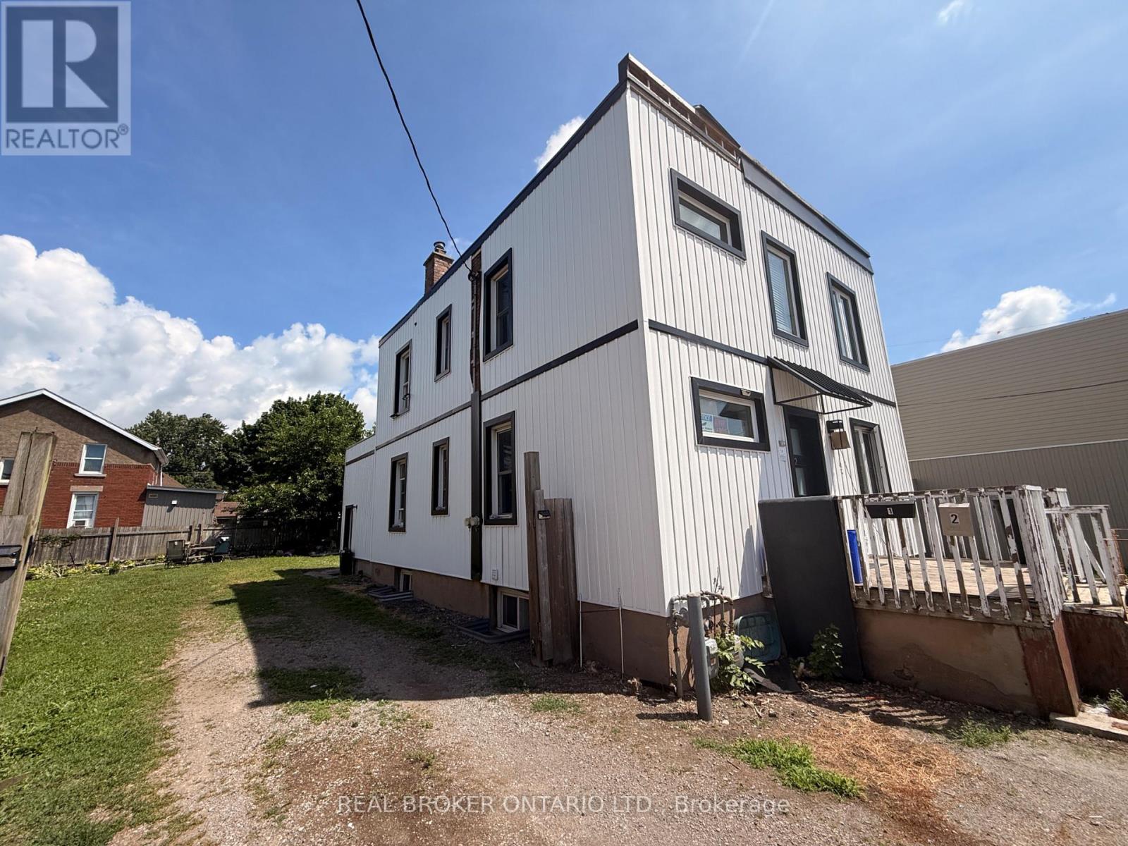 462 East Main Street, Welland, Ontario  L3B 3X6 - Photo 3 - X13606126