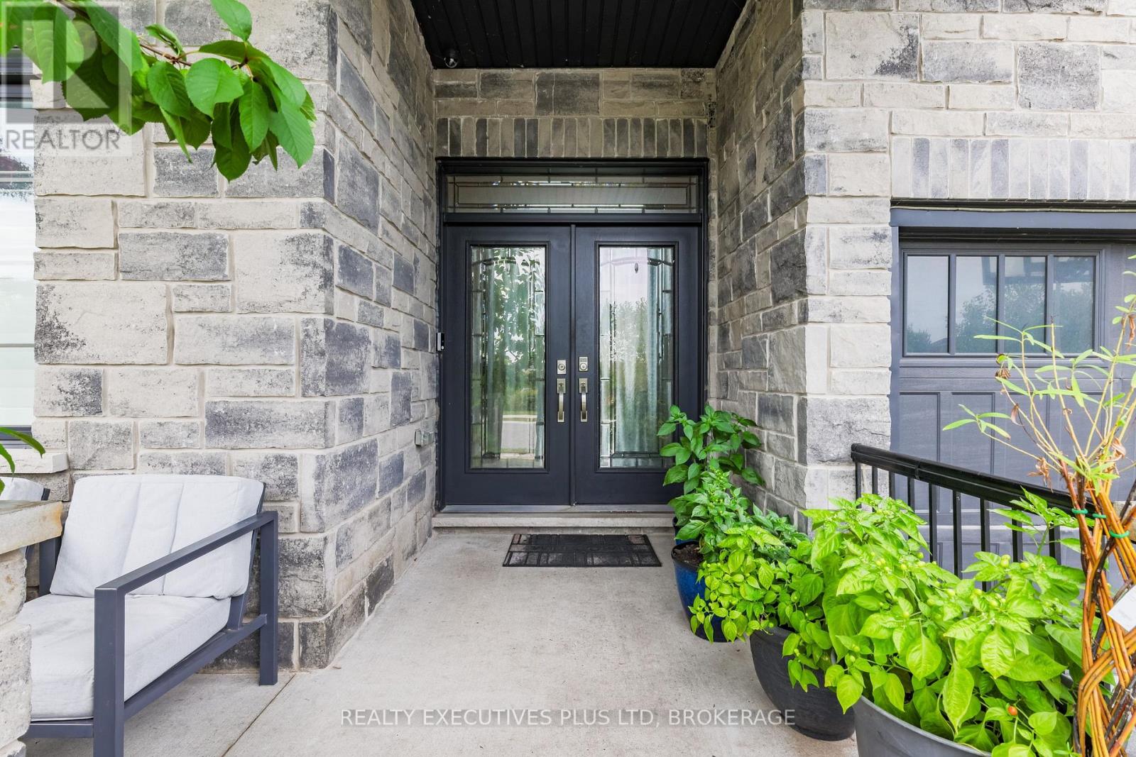 9211 Tallgrass Avenue, Niagara Falls, Ontario  L2G 0A4 - Photo 3 - X13606322