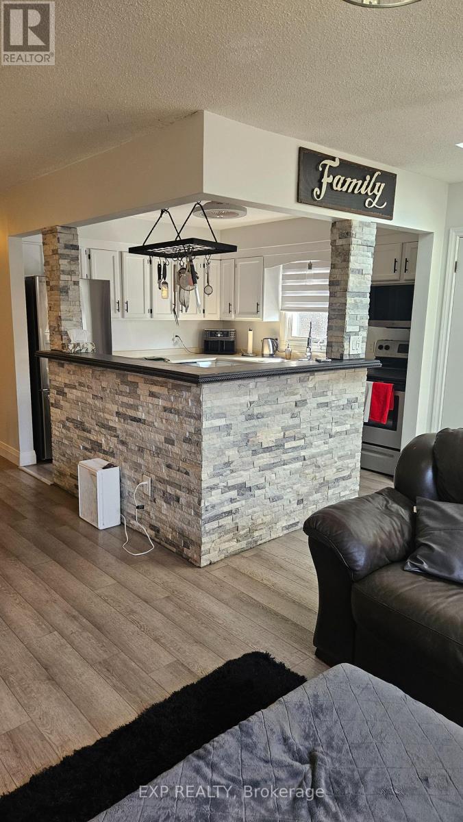 Upper - 64 Chapel Hill Crescent, Welland, Ontario  L3C 6G9 - Photo 2 - X13606842