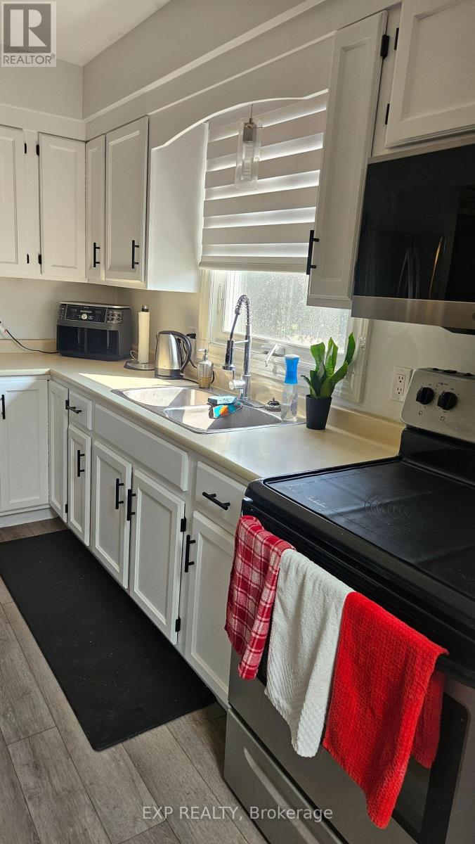 Upper - 64 Chapel Hill Crescent, Welland, Ontario  L3C 6G9 - Photo 6 - X13606842