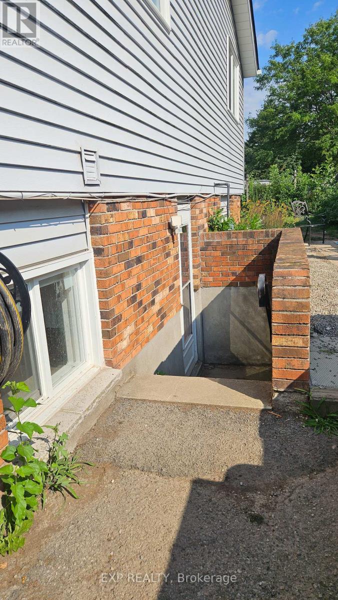 Lower - 64 Chapel Hill Crescent, Welland, Ontario  L3C 6G9 - Photo 2 - X13606852