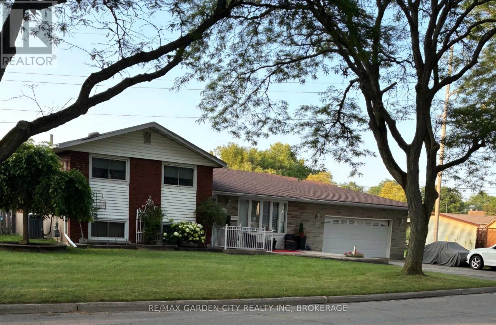 8842 ROOSEVELT STREET, Niagara Falls, Ontario