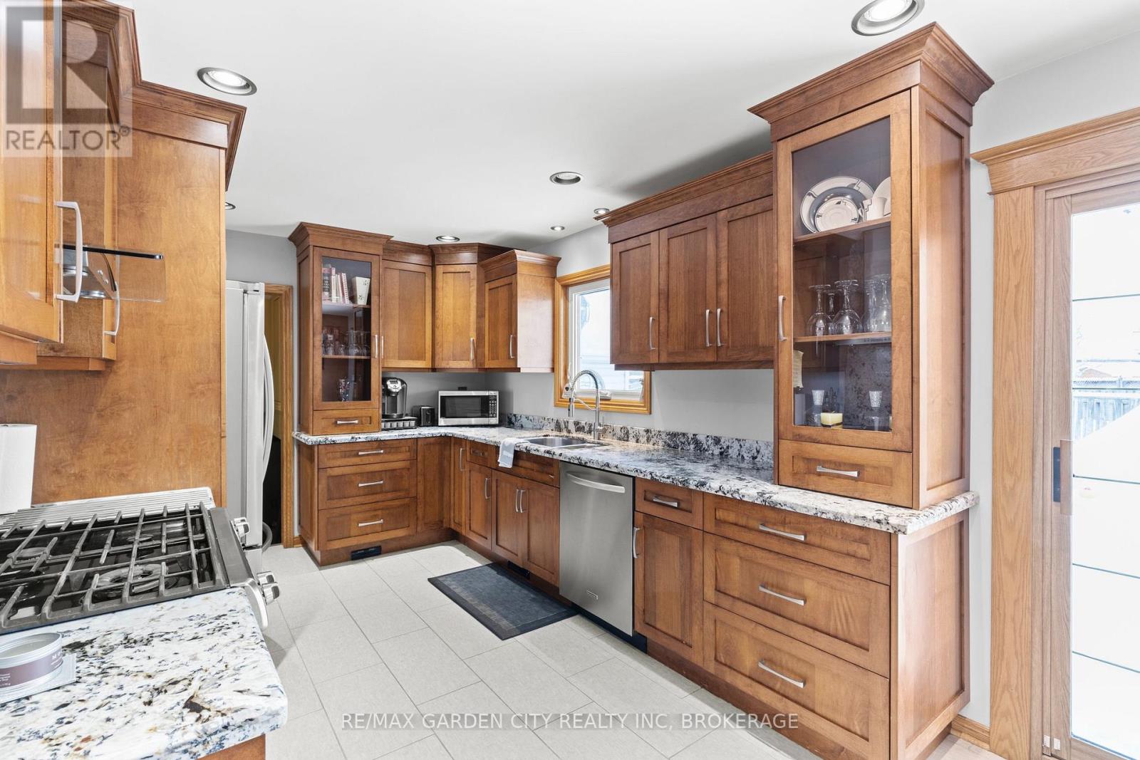 8842 Roosevelt Street, Niagara Falls, Ontario  L2G 7A2 - Photo 10 - X13607078