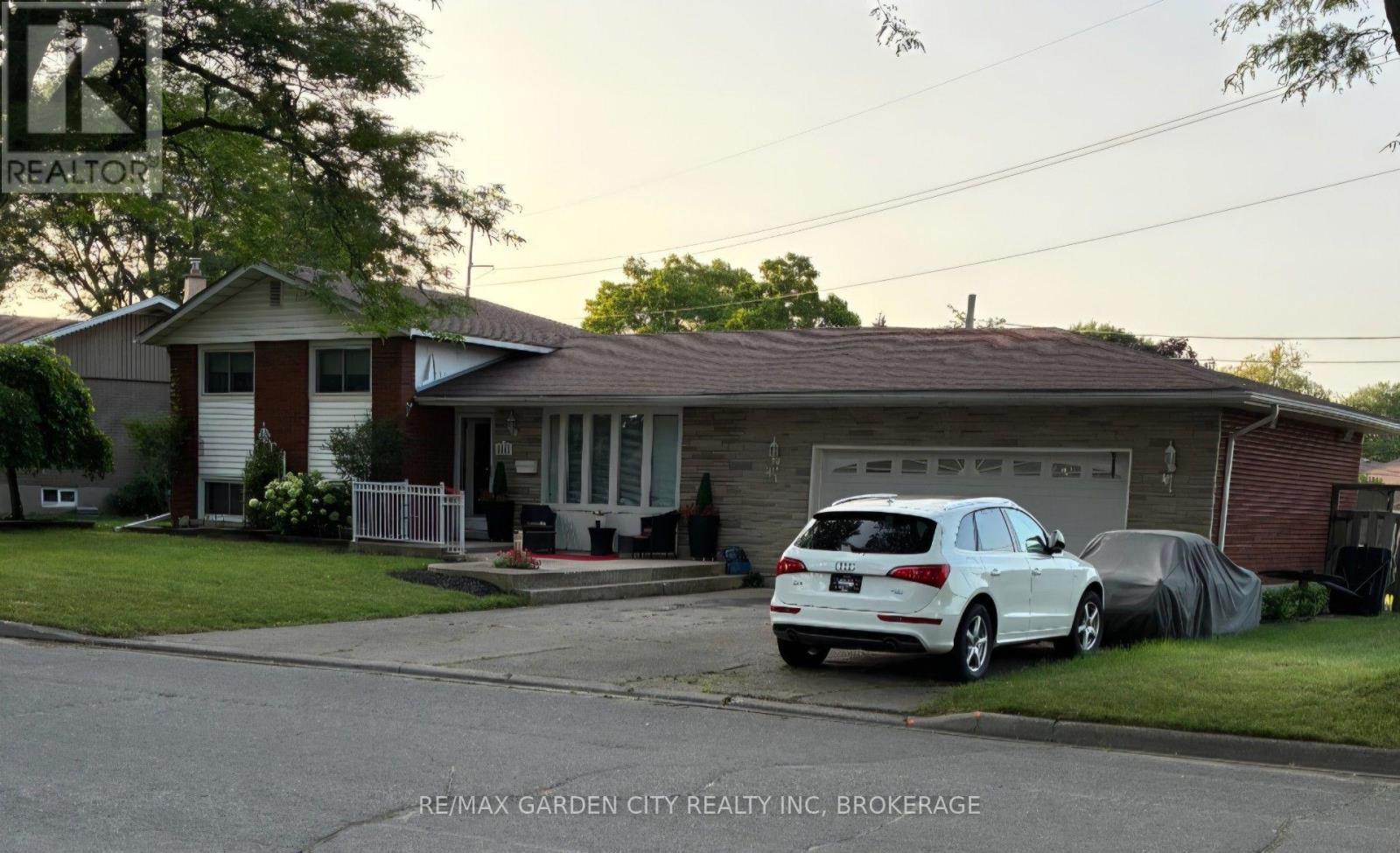 8842 Roosevelt Street, Niagara Falls, Ontario  L2G 7A2 - Photo 2 - X13607078