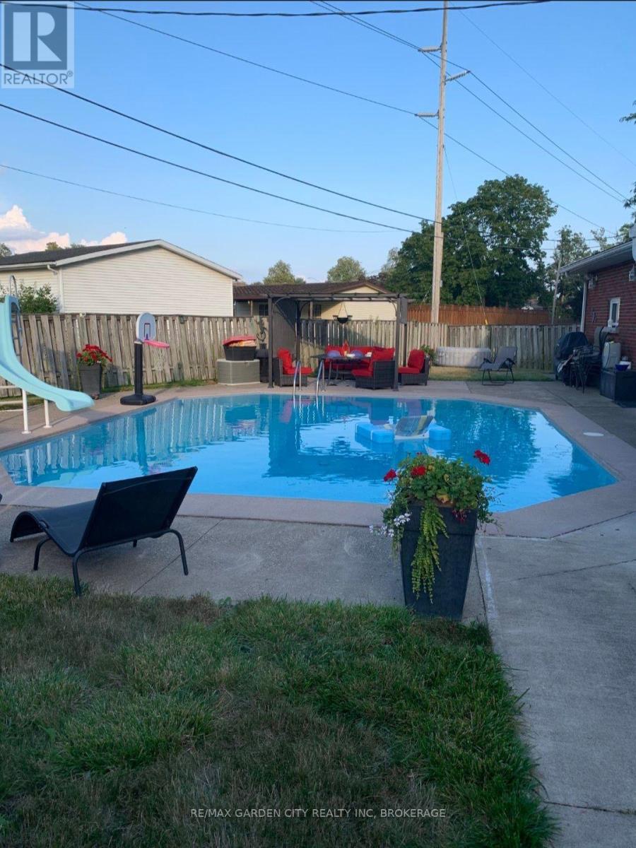 8842 Roosevelt Street, Niagara Falls, Ontario  L2G 7A2 - Photo 27 - X13607078