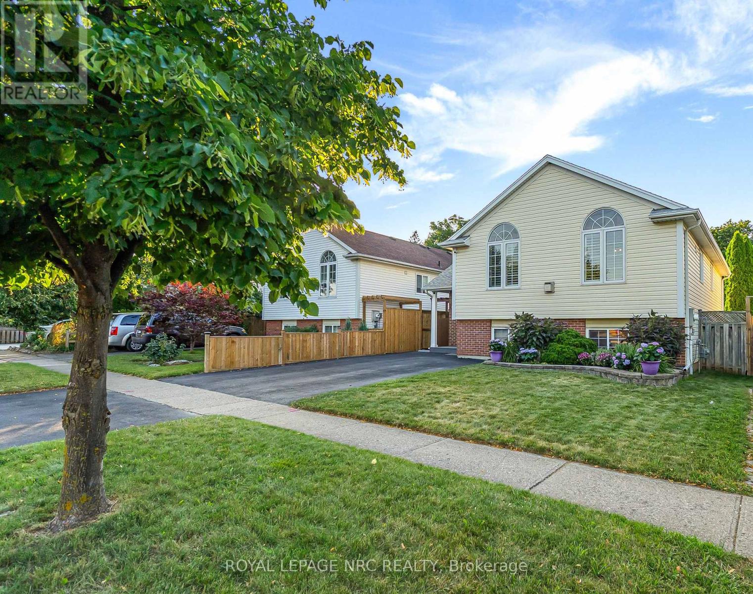 551 Scott Street, St. Catharines, Ontario  L2M 6Y4 - Photo 2 - X13607470