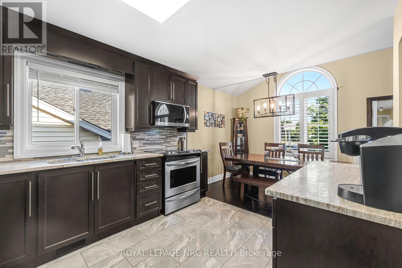 551 Scott Street, St. Catharines, Ontario  L2M 6Y4 - Photo 8 - X13607470