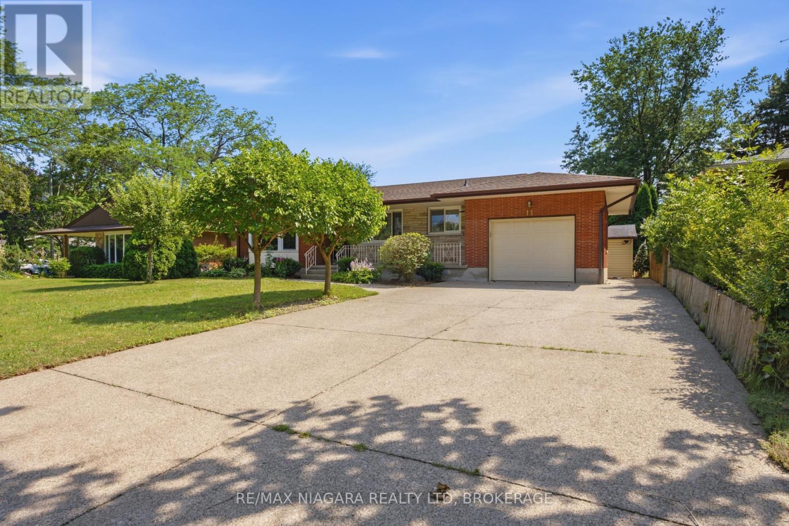 11 Richelieu Drive, St. Catharines, Ontario  L2M 2B7 - Photo 2 - X13608060