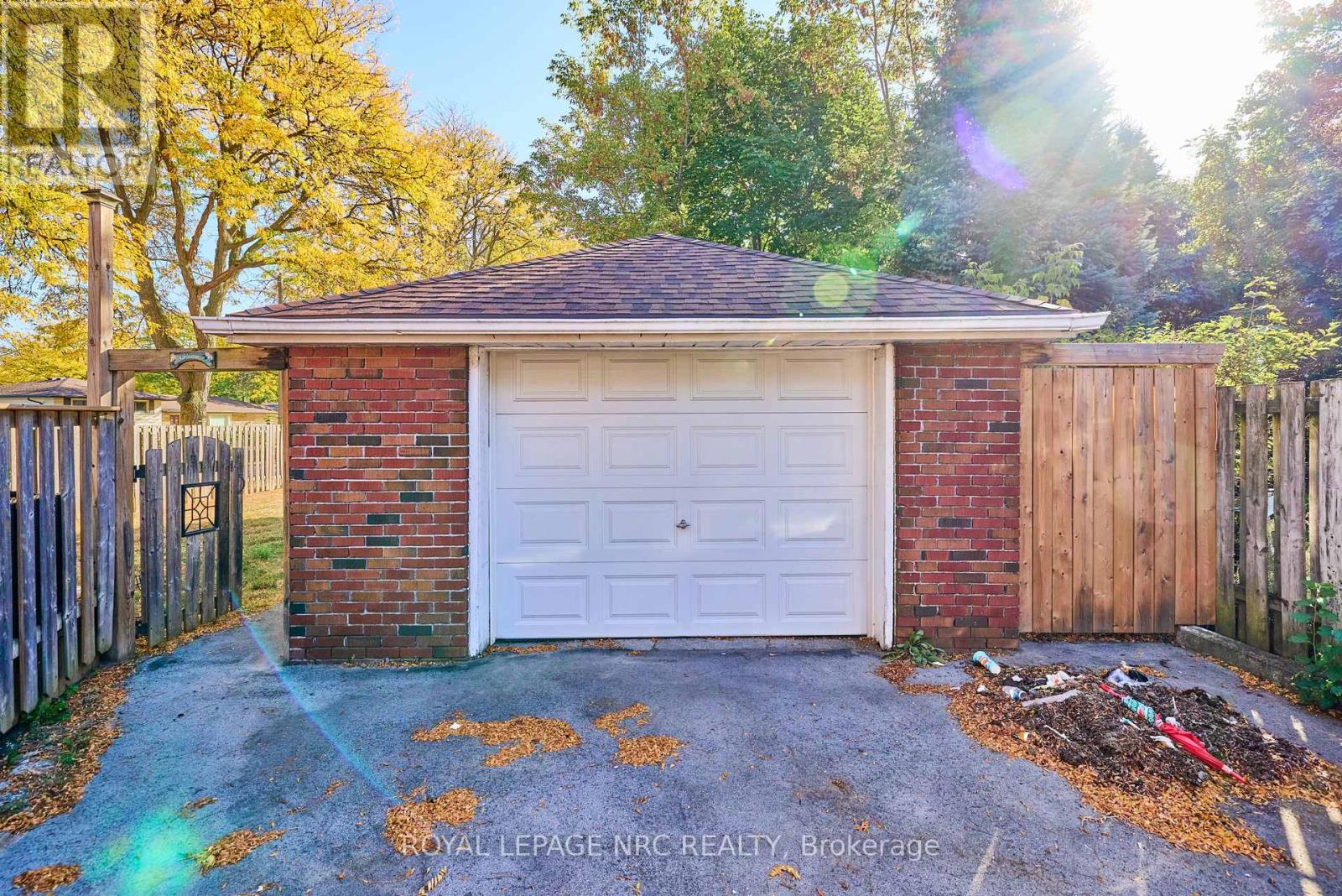 2862 Dorchester Road, Niagara Falls, Ontario  L2J 2Z3 - Photo 4 - X13608068