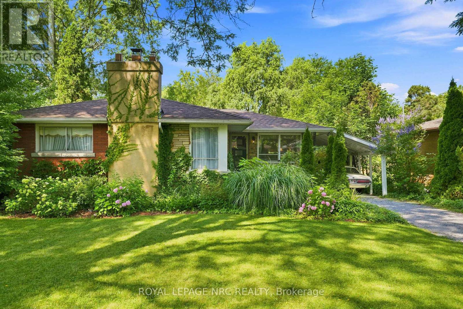 102 MASTERSON DRIVE, St. Catharines, Ontario