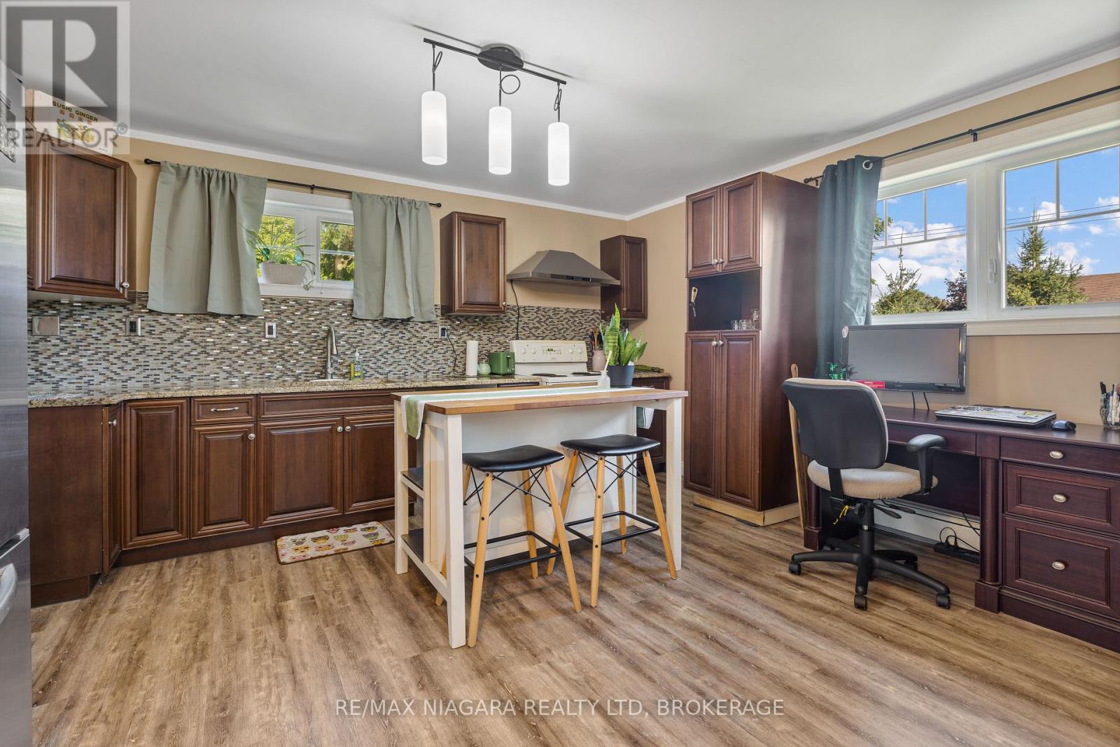 1 Linden Avenue, Pelham, Ontario  L0S 1E3 - Photo 15 - X13609334