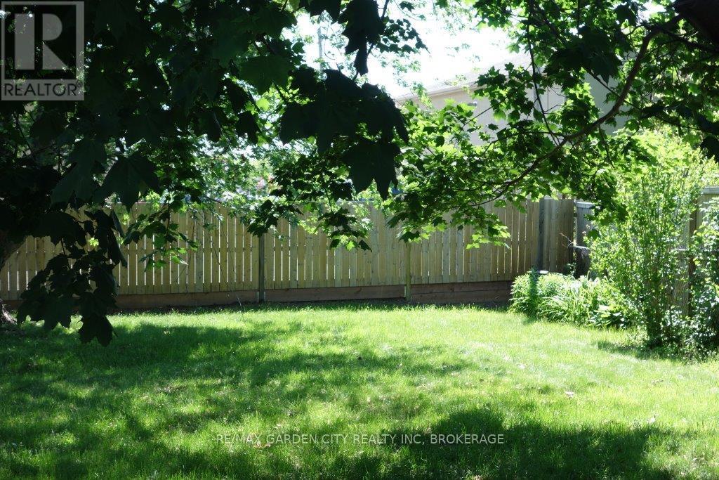 1 - 22 Bula Drive, St. Catharines, Ontario  L2N 6R6 - Photo 11 - X13609364