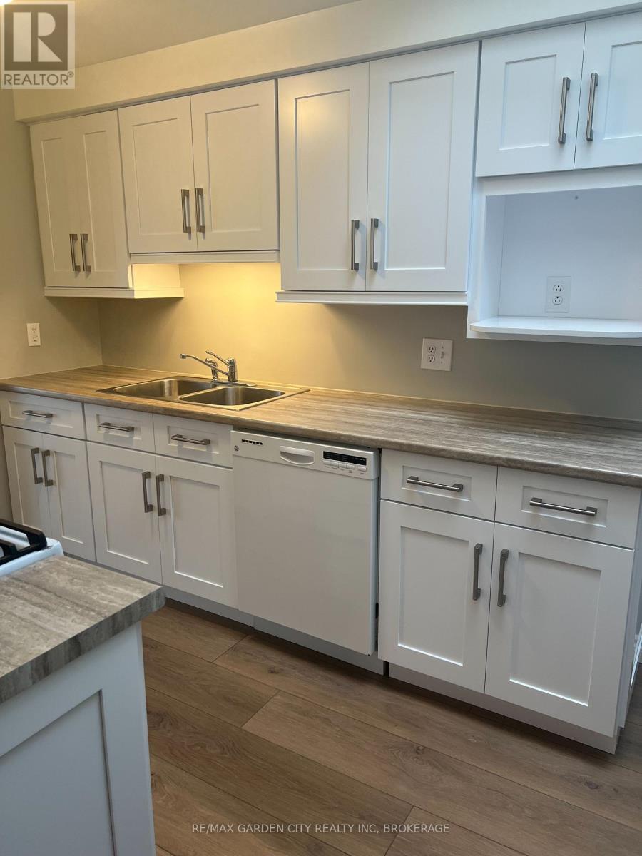 1 - 22 Bula Drive, St. Catharines, Ontario  L2N 6R6 - Photo 3 - X13609364