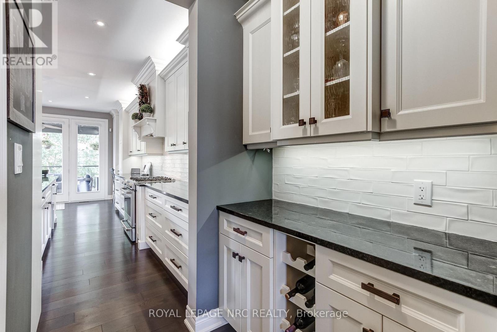 8816 Angie Drive, Niagara Falls, Ontario  L2H 0H9 - Photo 5 - X13609484