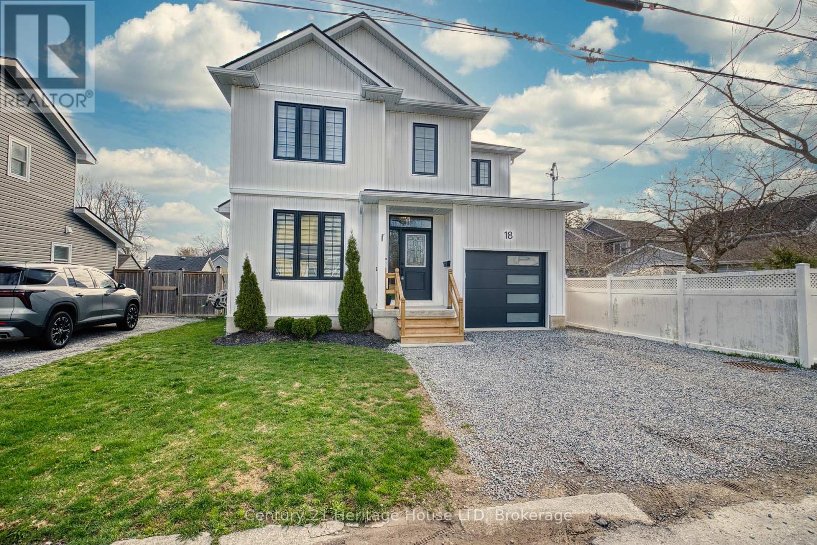 18 Parkview Avenue, Fort Erie, Ontario  L2A 5L7 - Photo 2 - X13609738