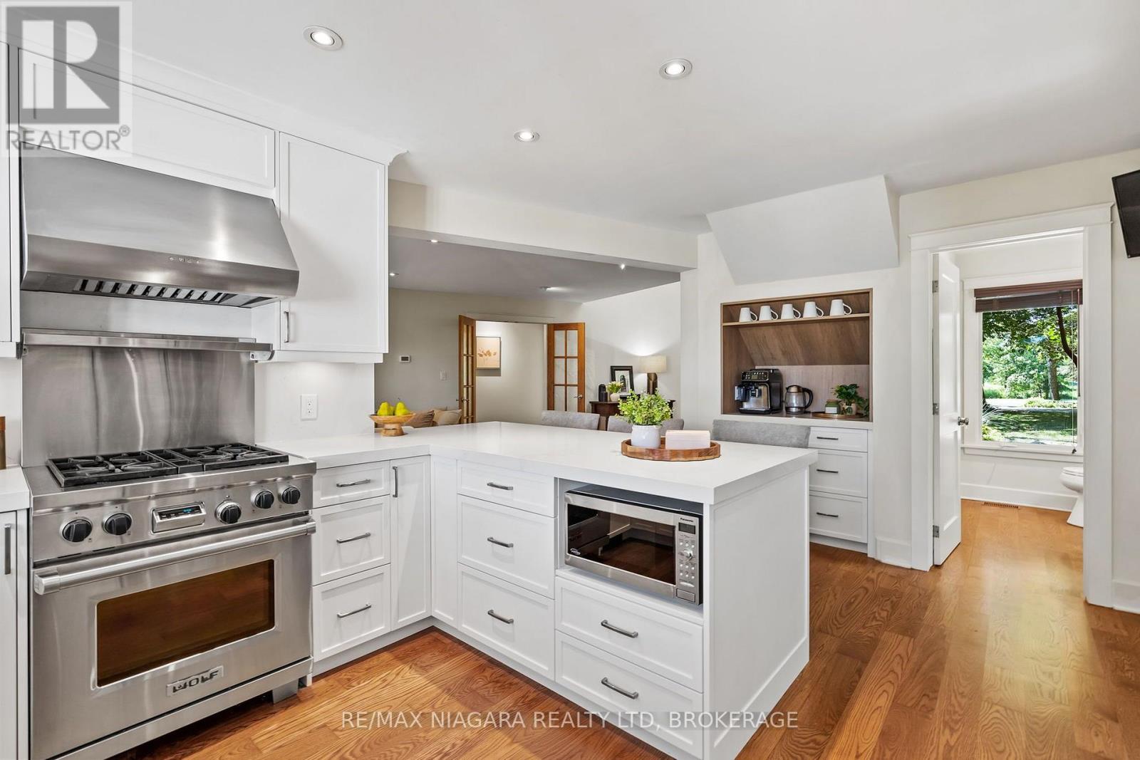 429 Ridge Road E, Grimsby, Ontario  L0R 1B2 - Photo 11 - X13610008