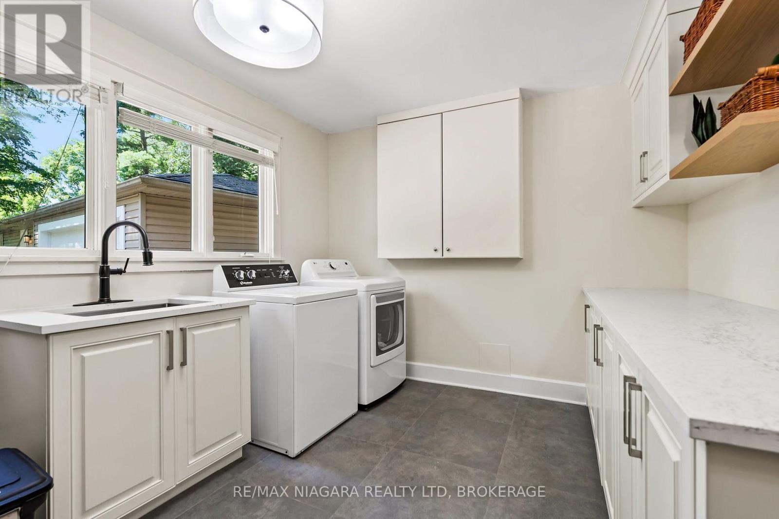 429 Ridge Road E, Grimsby, Ontario  L0R 1B2 - Photo 23 - X13610008