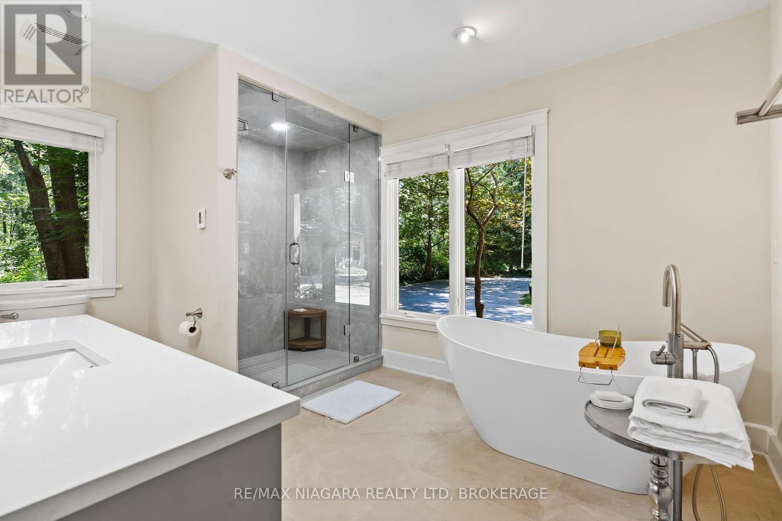 429 Ridge Road E, Grimsby, Ontario  L0R 1B2 - Photo 26 - X13610008