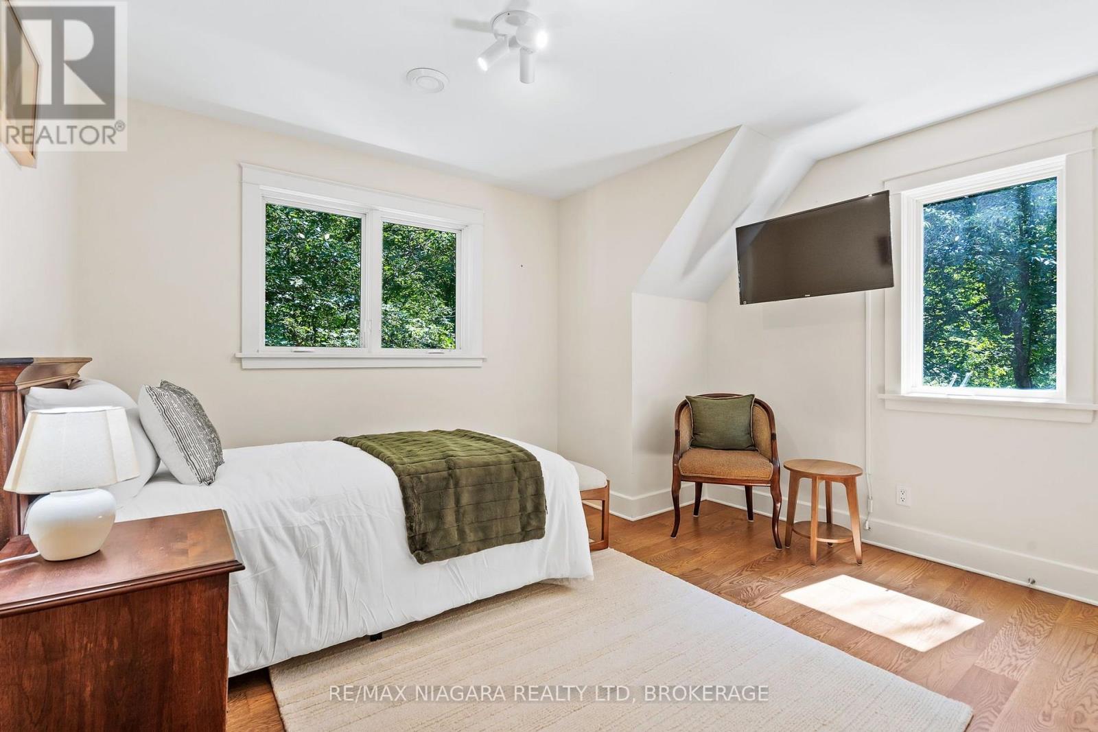 429 Ridge Road E, Grimsby, Ontario  L0R 1B2 - Photo 30 - X13610008