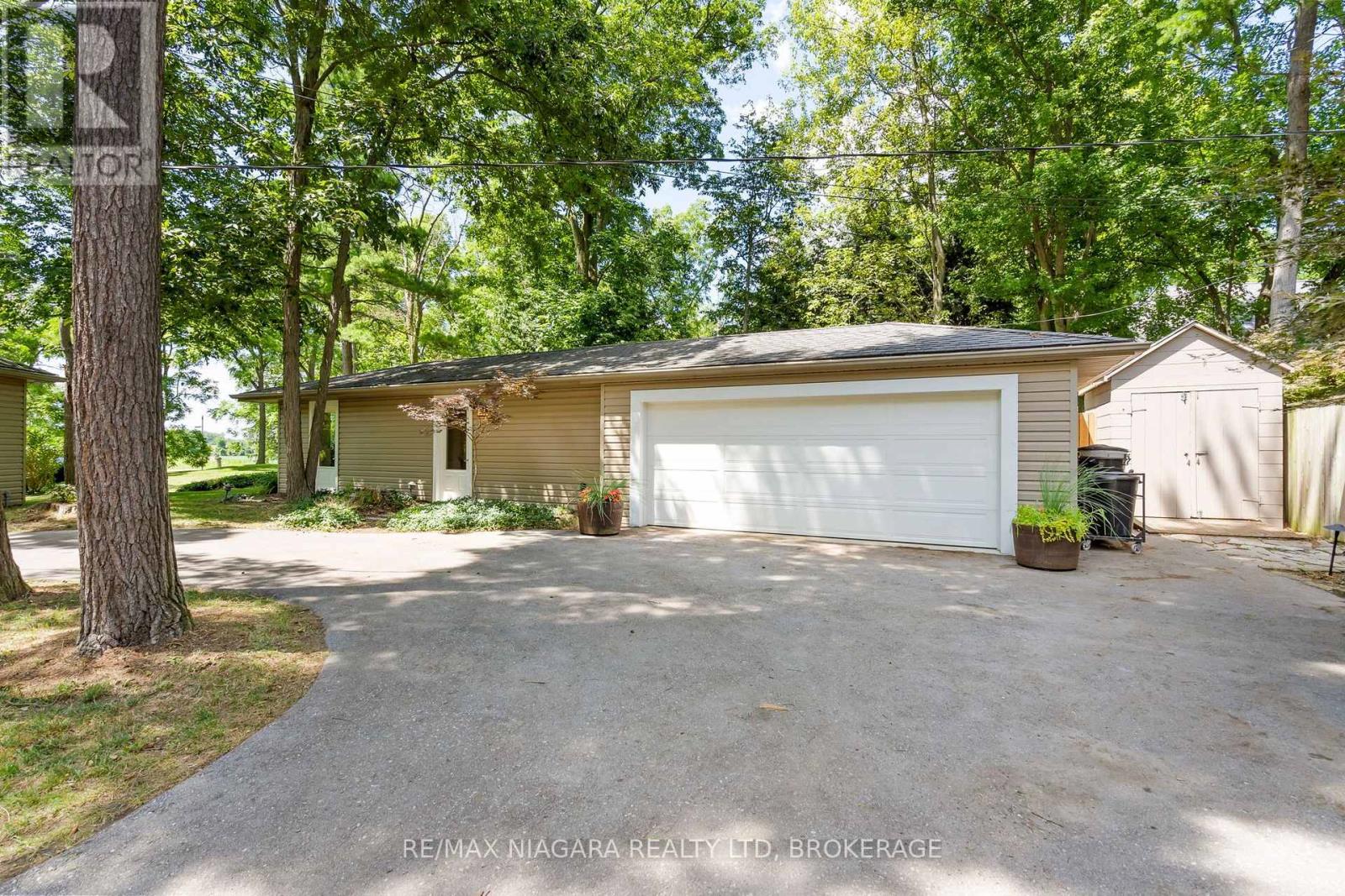 429 Ridge Road E, Grimsby, Ontario  L0R 1B2 - Photo 33 - X13610008