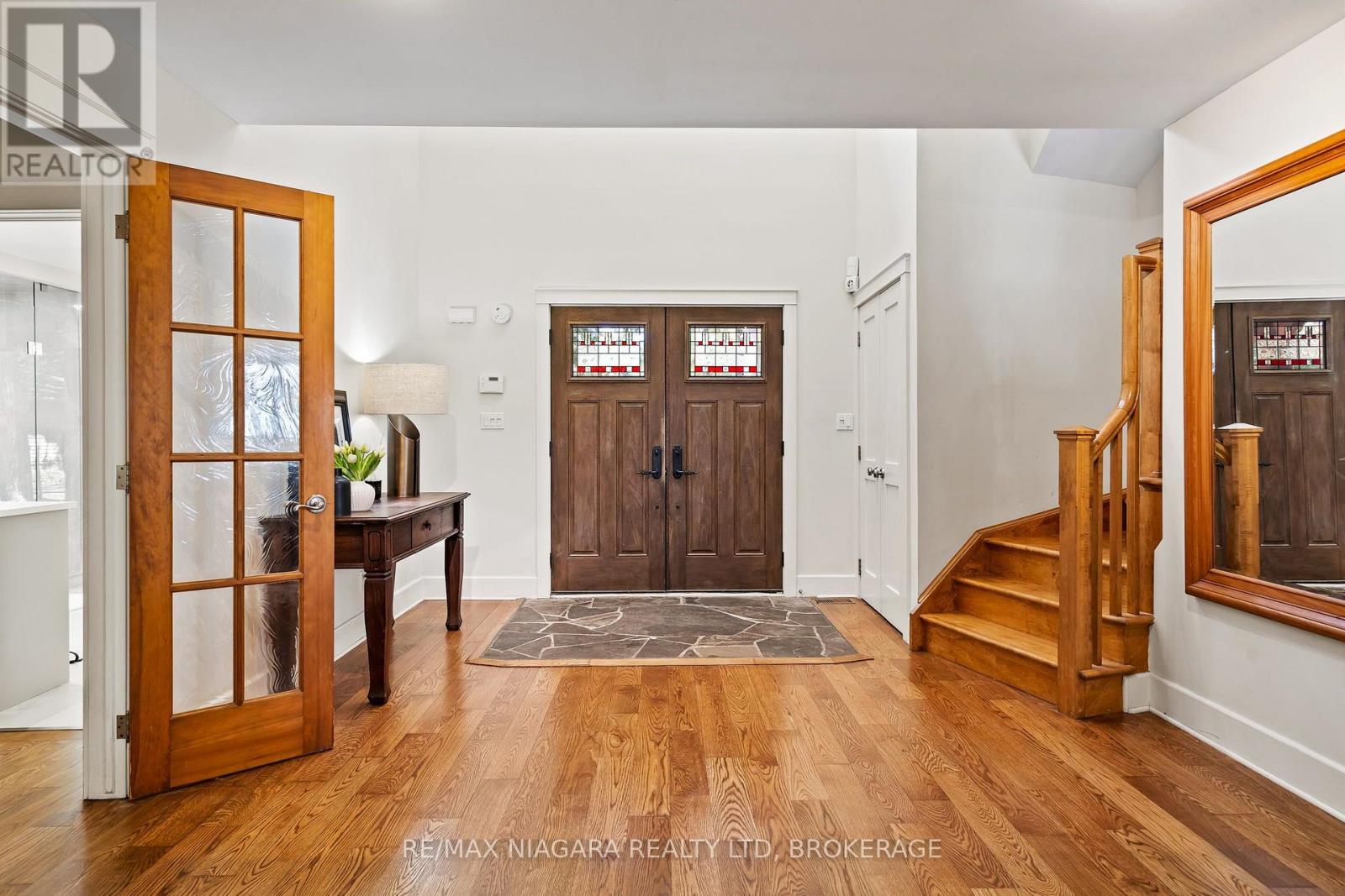 429 Ridge Road E, Grimsby, Ontario  L0R 1B2 - Photo 6 - X13610008