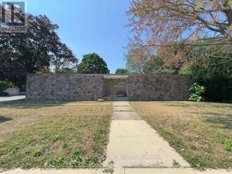 4213/4207 4213/4207 DRUMMOND ROAD, Niagara Falls, Ontario