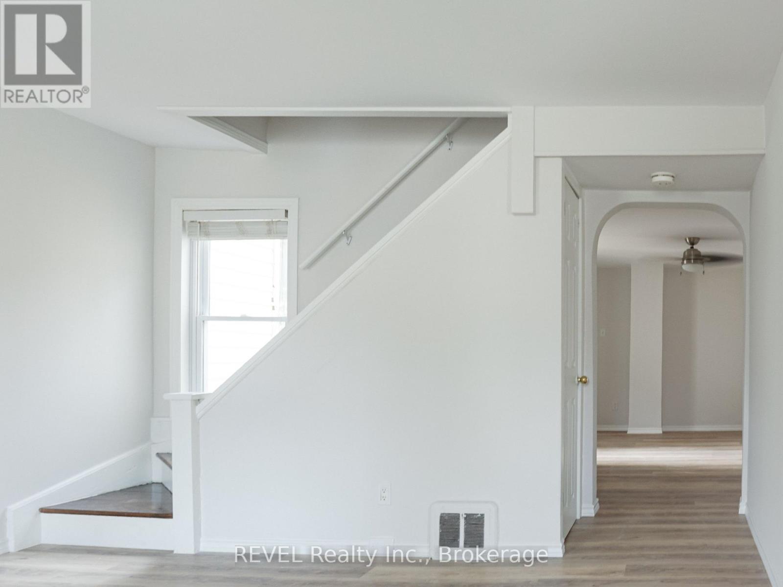 389 Glendale Avenue, St. Catharines, Ontario  L2T 1C3 - Photo 4 - X13610610