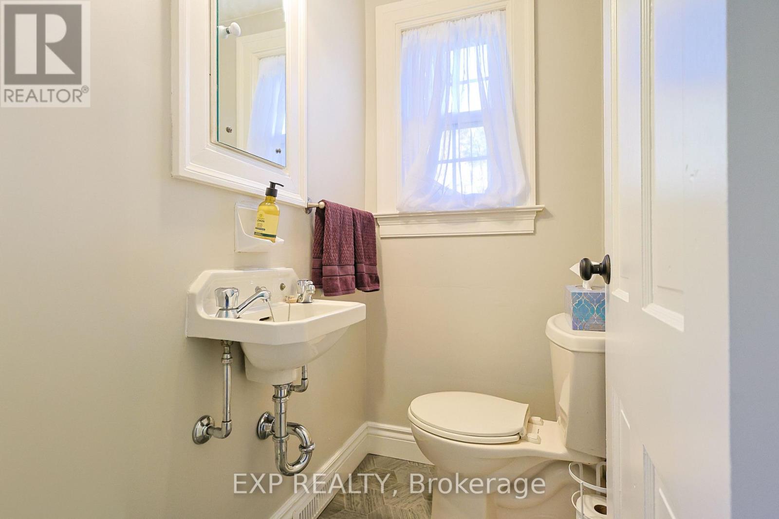 77 Glenridge Avenue, St. Catharines, Ontario  L2R 4X2 - Photo 17 - X13611058