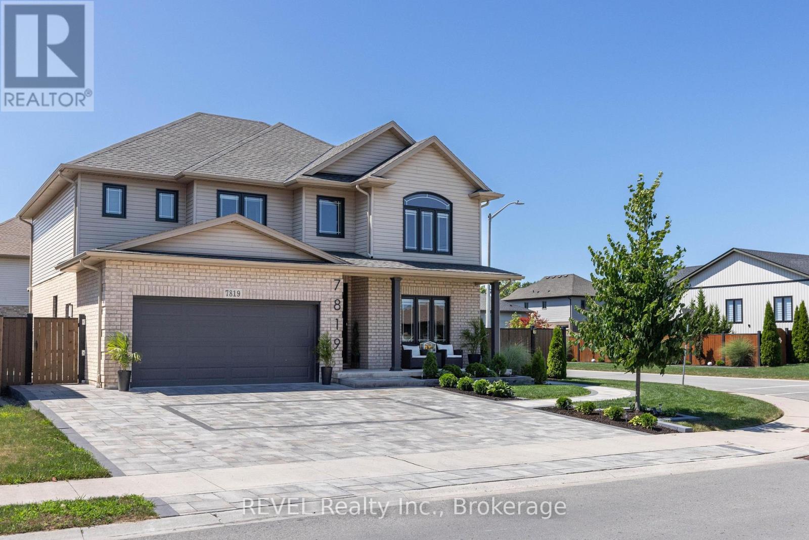 7819 PENDER STREET, Niagara Falls, Ontario