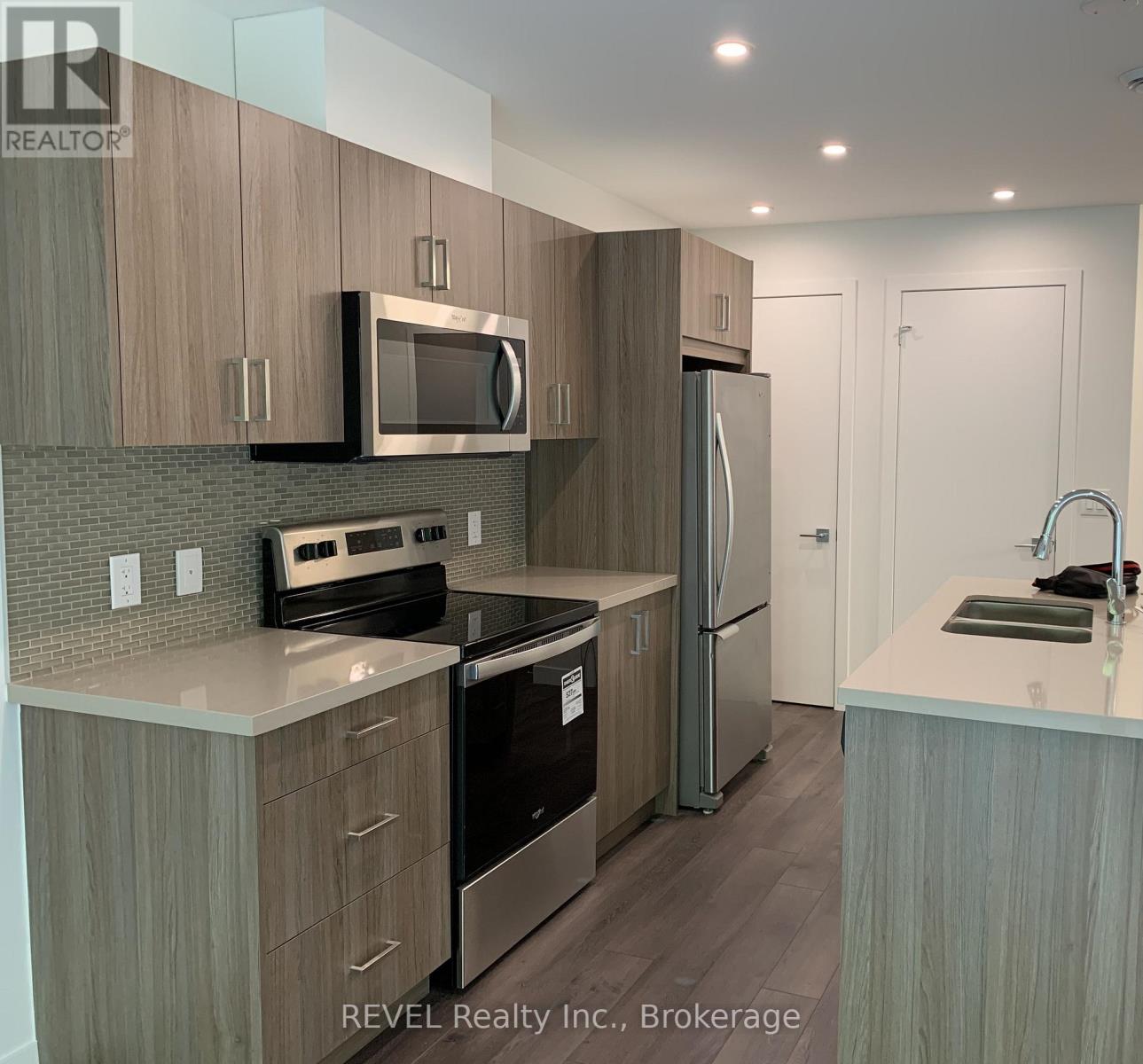 301 - 455 Charlton Avenue E, Hamilton, Ontario  L8N 0B2 - Photo 3 - X13611498