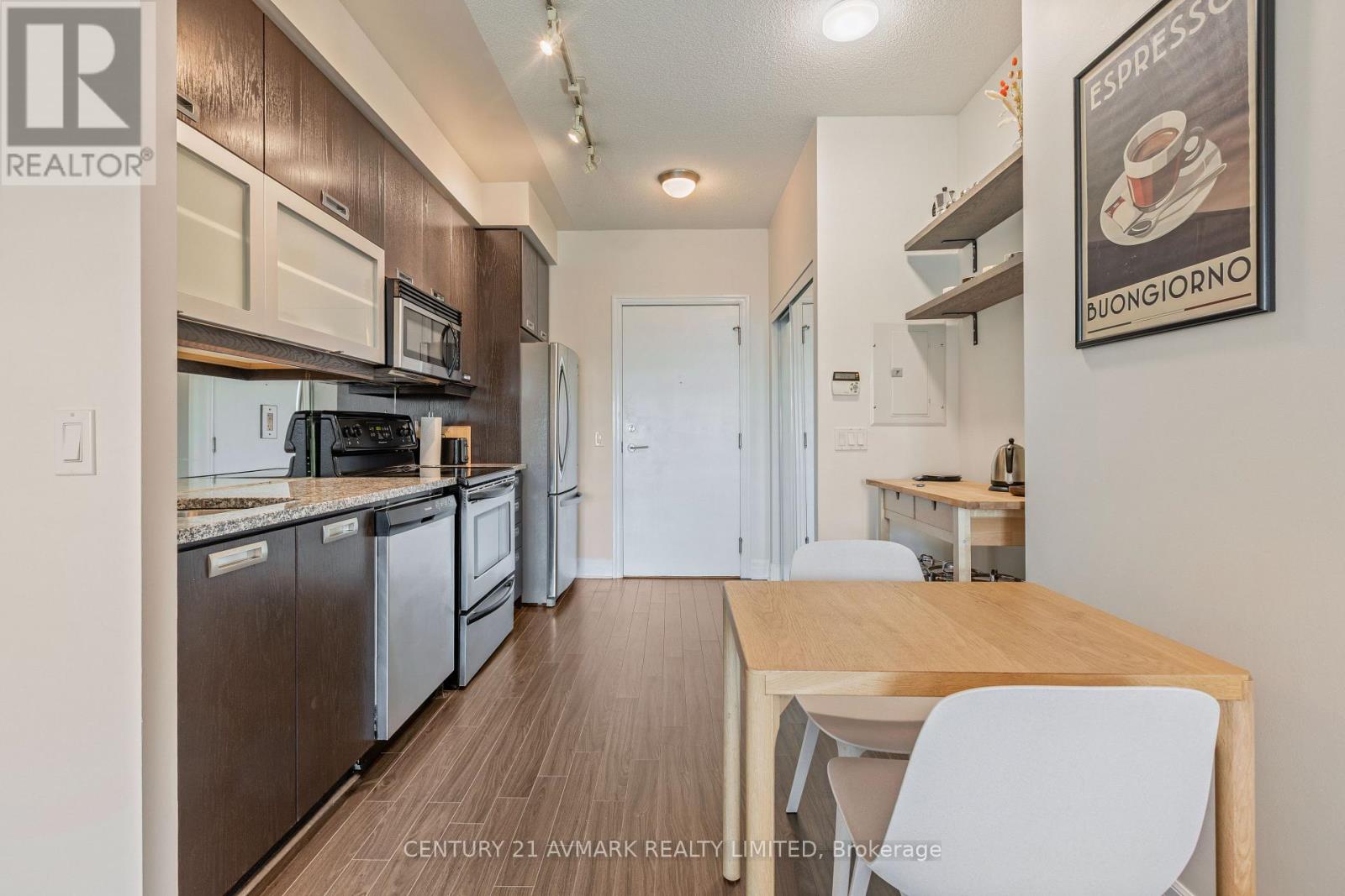 724 - 20 Gothic Avenue, Toronto, Ontario  M6P 1T5 - Photo 9 - W13611640