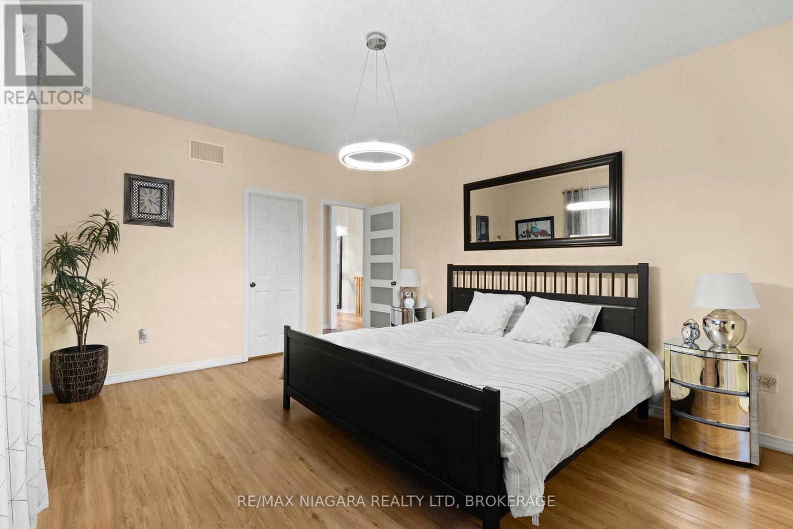 8424 Mulberry Drive, Niagara Falls, Ontario  L2H 0K4 - Photo 16 - X13611976